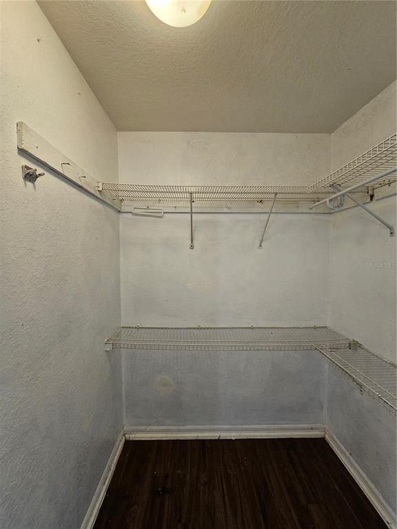 Building Photo - 2746 Smithtown Dr