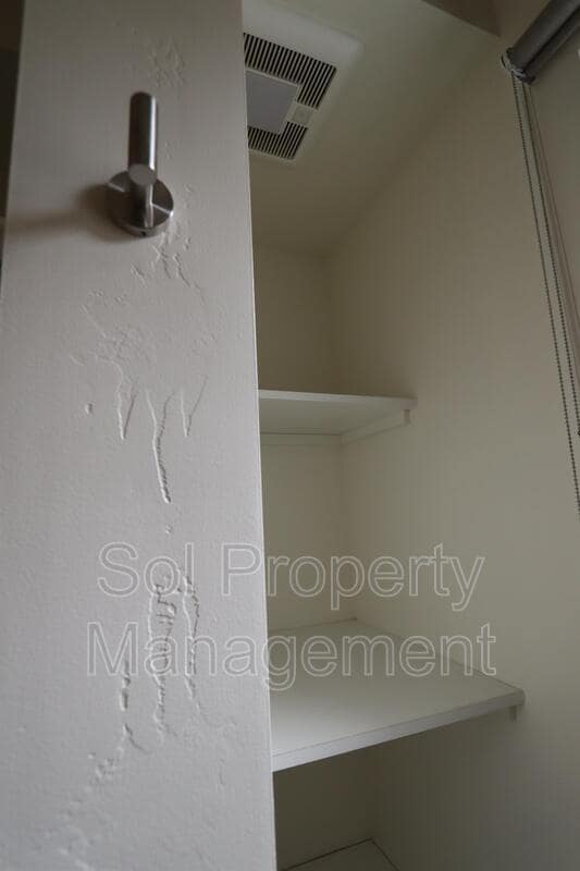 Building Photo - 331 Mission St