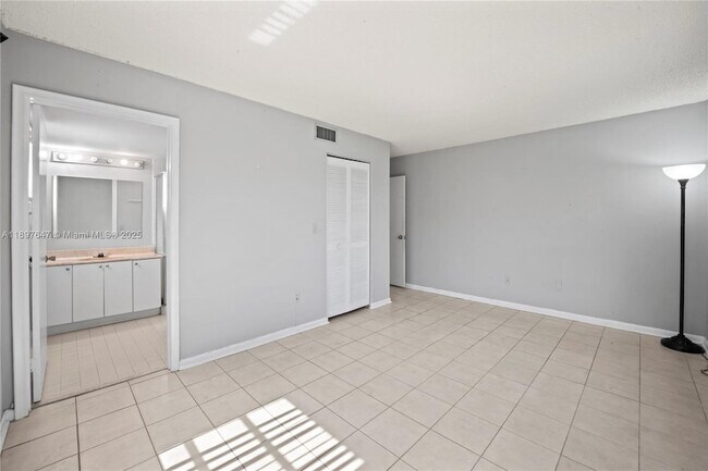 Building Photo - 8530 SW 149th Ave