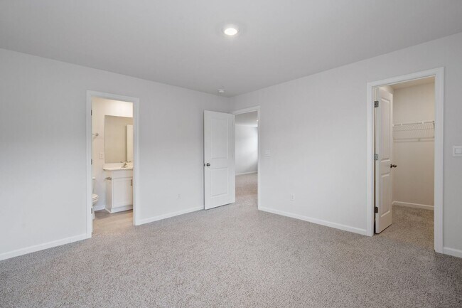 Building Photo - 4 BD, 2.5 BA, 2 Car Garage, Home Office - Easy Access to Highway SC-101 and 290