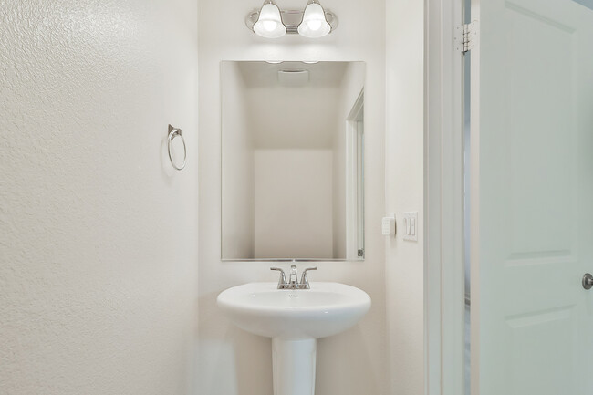 Powder room - 3092 Acebo Dr