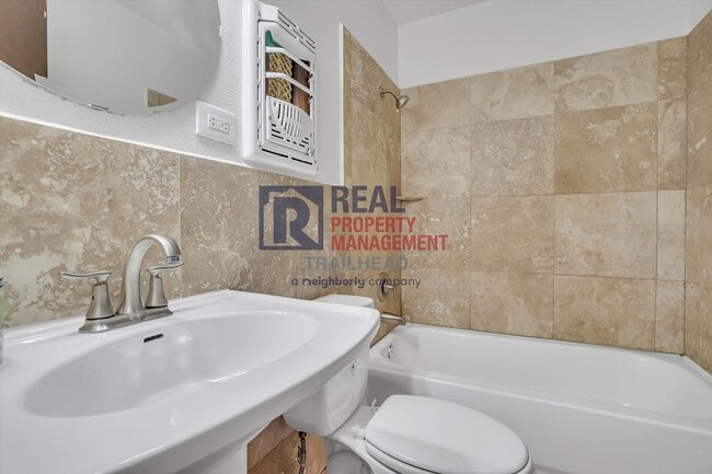 Building Photo - Inviting Home with Pool in Established Cleburne Neighborhood