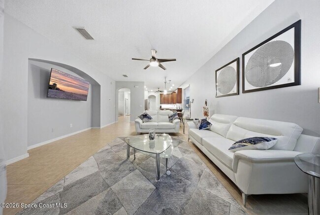 Building Photo - 2039 Tullagee Ave