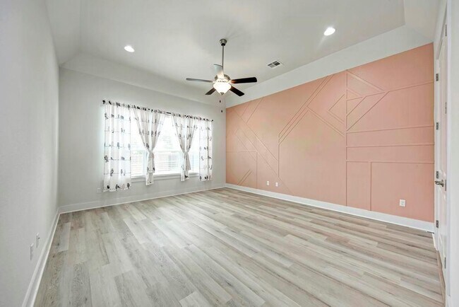 Building Photo - 1104 Almeria Bend