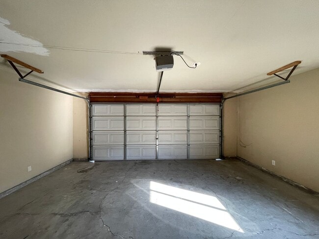 Building Photo - 441 N McClure Rd