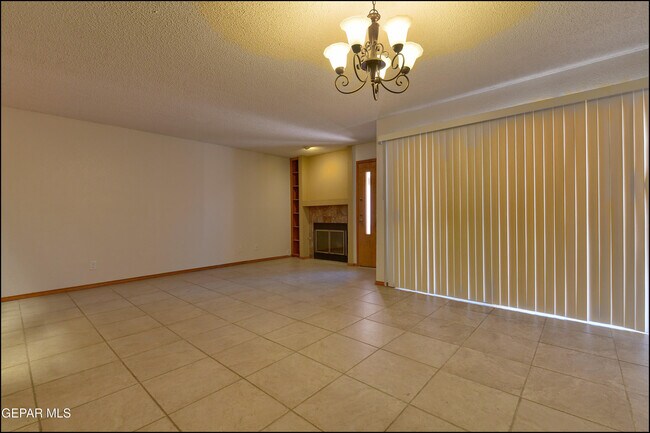 Building Photo - 710 N Resler Dr
