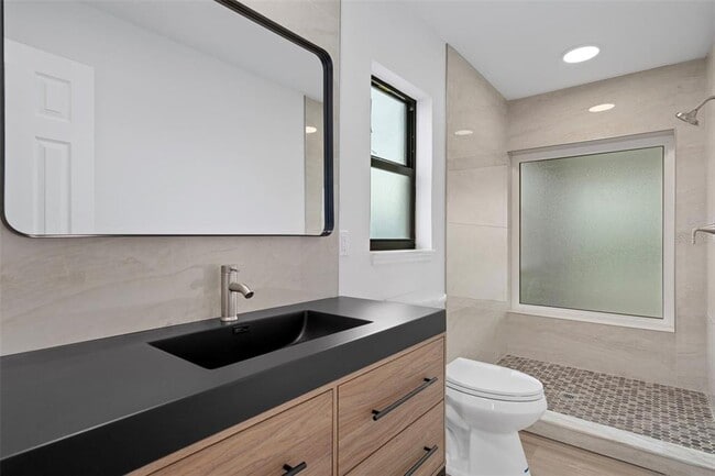 Building Photo - 9910 Island Harbor Dr