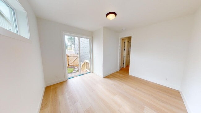 Building Photo - *Contemporary Home, Stylish Luxury, Centra...