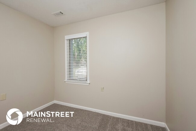 Building Photo - 8704 4 Oaks Ct