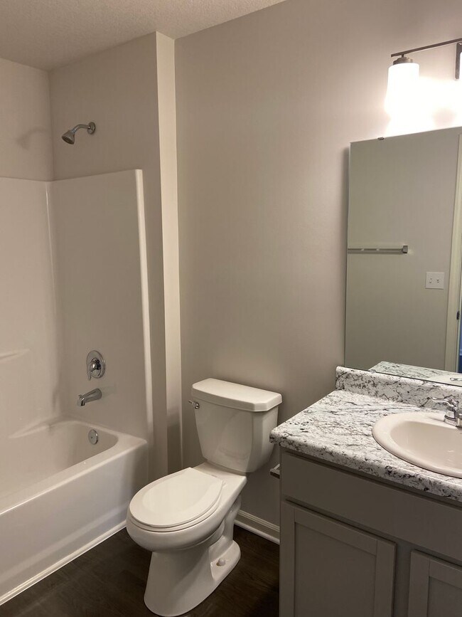 Building Photo - NOW PRELEASING! Charming Three-Bedroom, Two-and-a-Half-Bath Home in Spring Hill