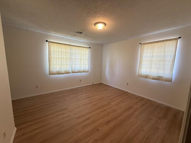Building Photo - 1101 NW 103rd St