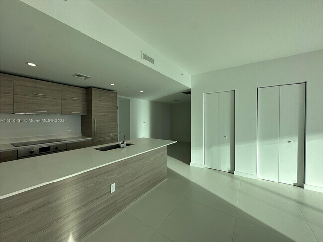 Building Photo - 1300 S Miami Ave