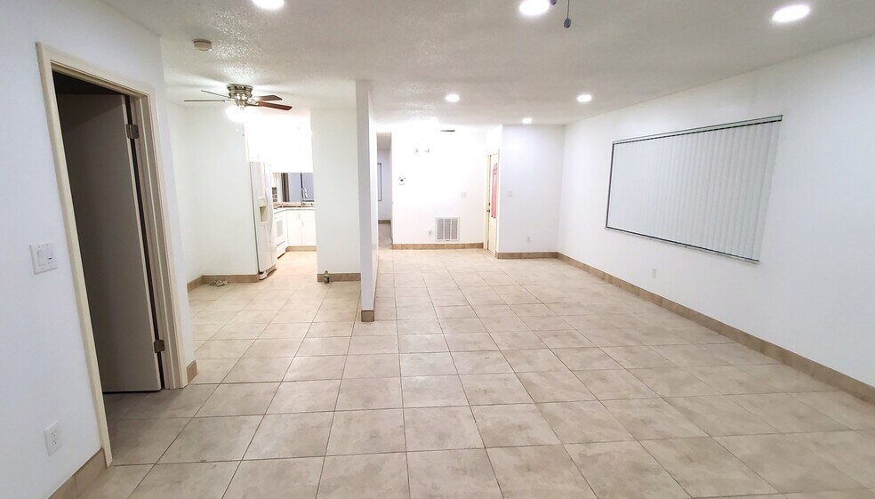 Building Photo - 1379 Summit Run Cir