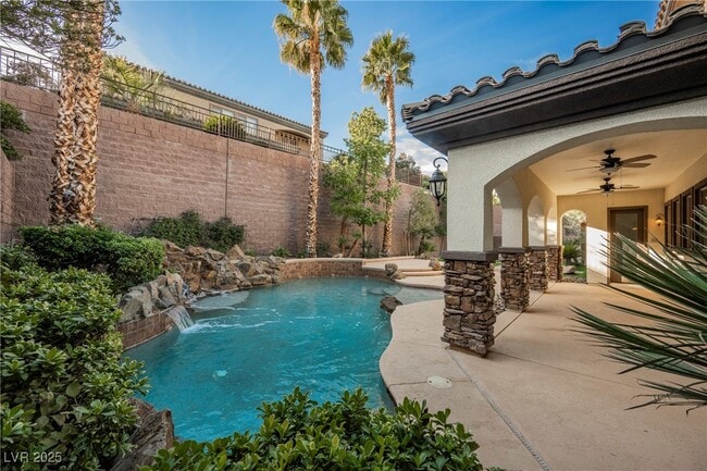 Building Photo - 2768 Liberation Dr