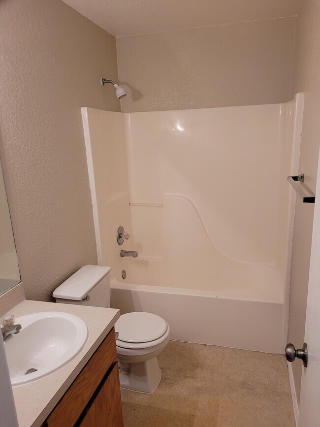 bathroom - 3620 Crosscut Loop