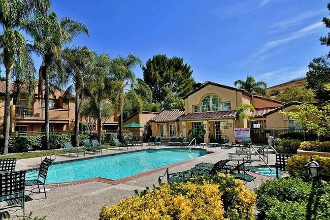 Building Photo - Resort living in Siena Hills-Condo with Pool, Gym and more!