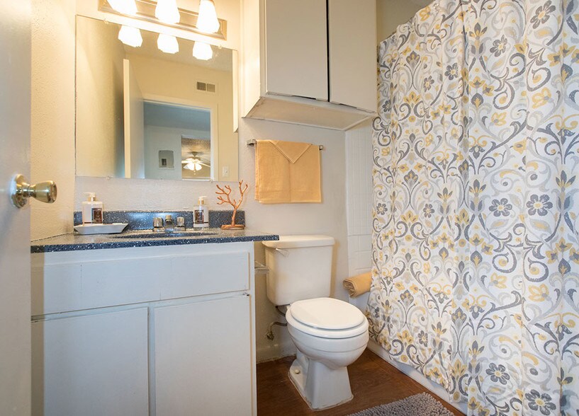 Building Photo - Miller Square & Spanish Trails