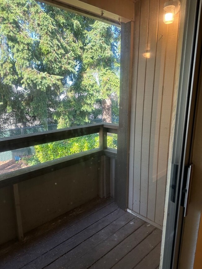 Building Photo - 3 bed/ 2 bath condo in Lynnwood!