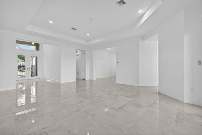 Building Photo - 11965 SW Sandy Bay Cir