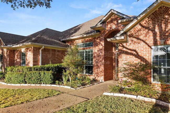 Building Photo - 1405 Gunnison Dr