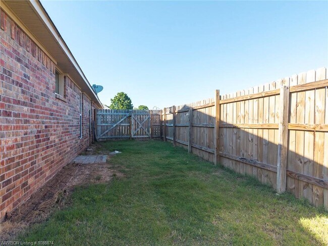 Building Photo - 3725 Colfax Way
