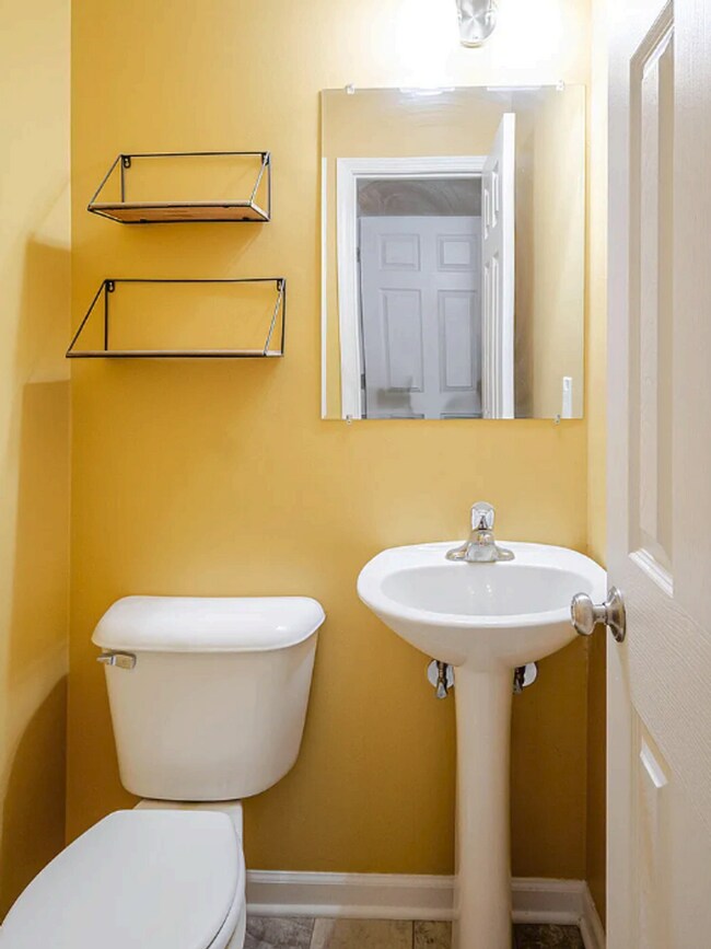 Building Photo - Cozy Home for Rent in Lansing, Michigan — Available Now