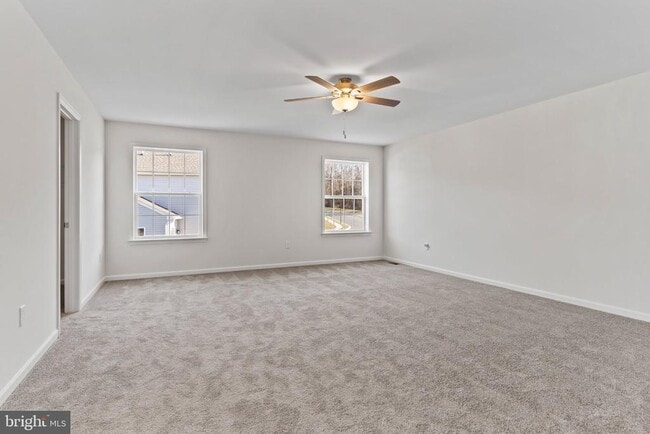 Building Photo - 32 Pamela Dr