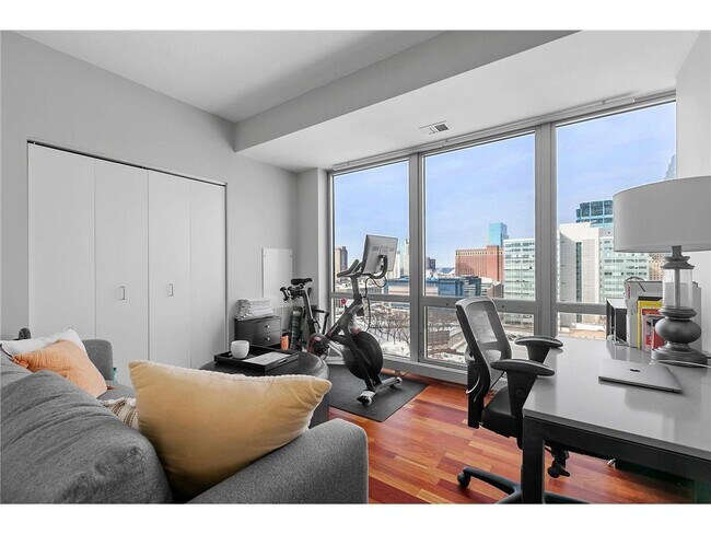 Building Photo - 929 Portland Ave