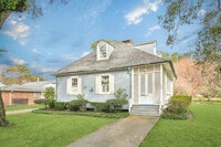 Building Photo - 523 Turquoise St