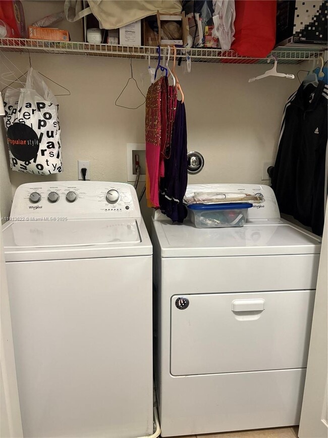 Building Photo - 5807 Hampton Hills Blvd