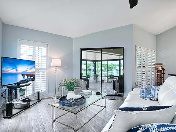 Building Photo - Huntington