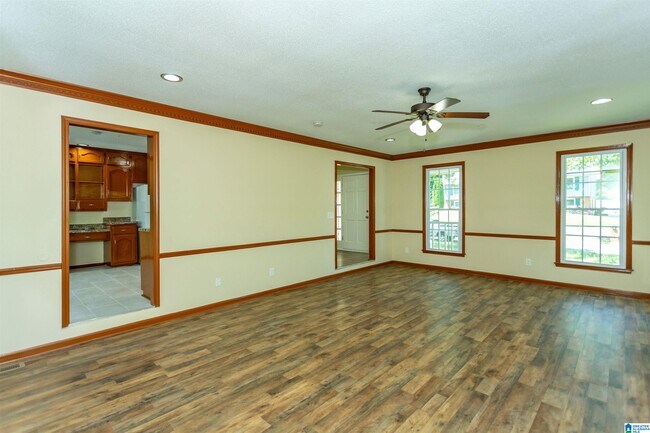 Building Photo - 917 Old Oak Trce