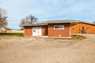 Building Photo - 4609 S Madison St