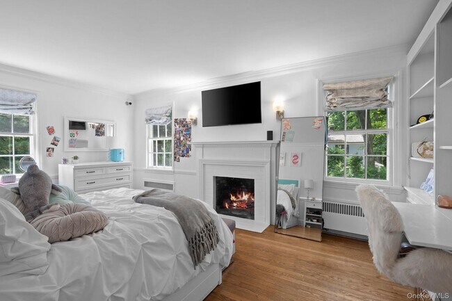 Building Photo - 342 Woodbury Rd