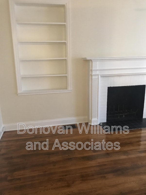 Building Photo - 2200 Thurmond Pl
