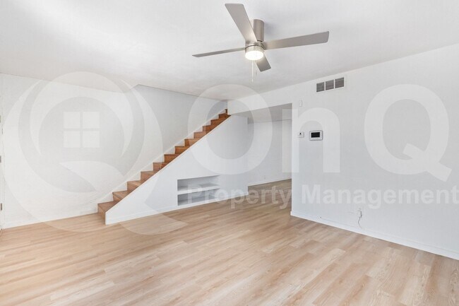 Building Photo - 3526 W Dunlap Ave