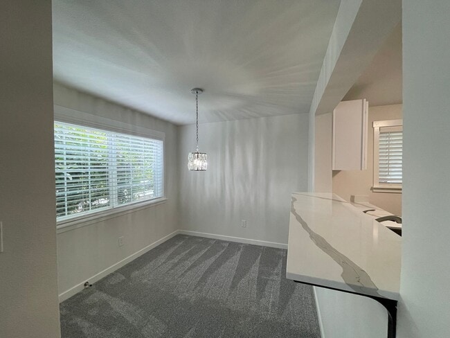 Building Photo - Updated 3-Bedroom Home in Bluegrass Commun...