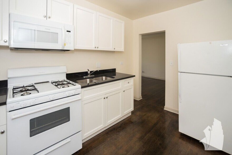 Building Photo - 5736 N Winthrop Ave