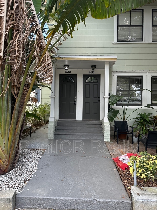 Building Photo - 532 11th Ave N
