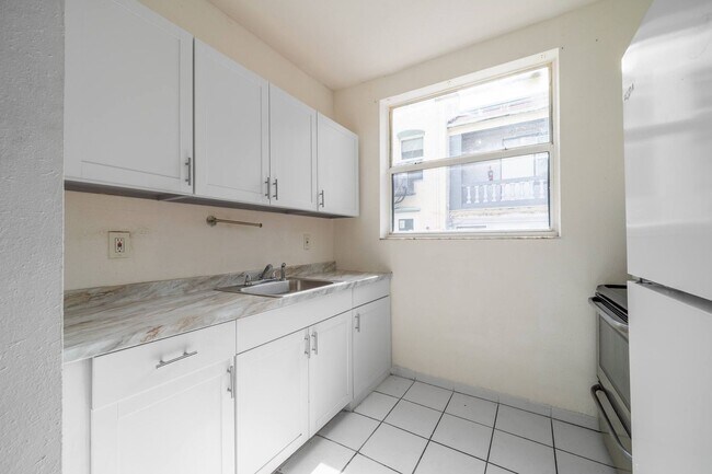 Interior Photo - 974 NW 2nd St