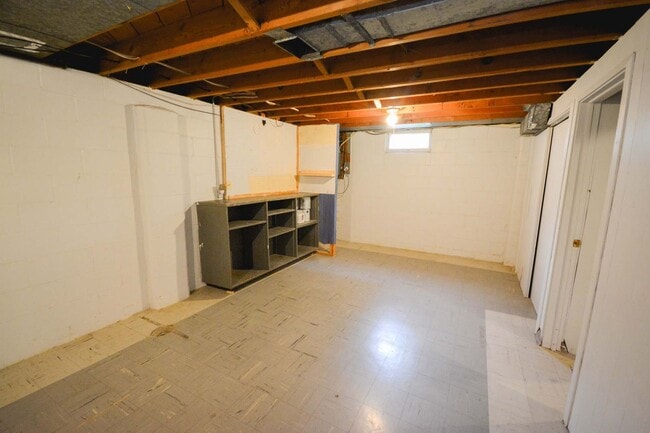 Building Photo - Beautiful 2-story home in Slatterly Park neighborhood!