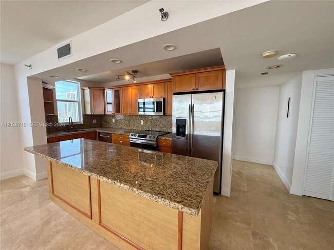 Building Photo - 770 Claughton Island Dr