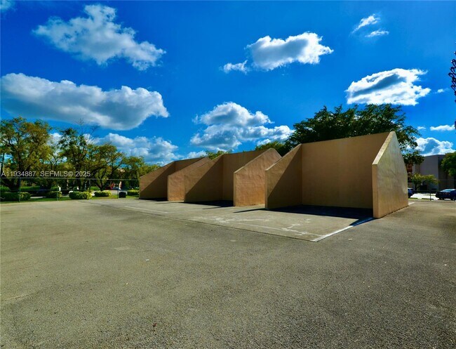 Building Photo - 8520 SW 133rd Avenue Rd