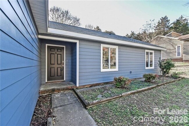 Building Photo - 10216 Camelback Cir