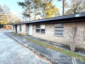 Building Photo - 1/1 Duplex in Dothan Allowing Section 8!