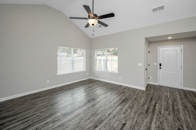 Building Photo - 390 Woodland Cir
