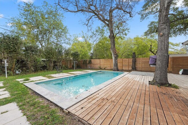 Building Photo - 4614 Carleen Rd