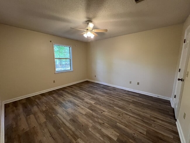 Building Photo - House for Rent