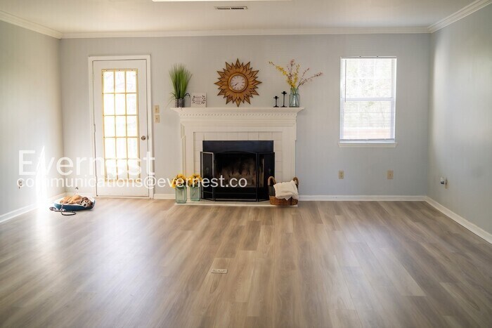 Building Photo - 4809 Brighton Ln