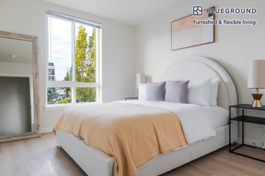 Building Photo - 18004 Midvale Ave N